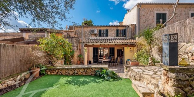 https://www.john-taylor.es/espana/venta/casa-urbana/mallorca/sencelles/V1251PM/