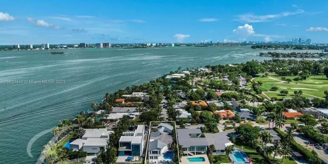 https://www.john-taylor.com/es/estados-unidos/venta/casa-villa-propiedad/south-florida/miami/miami-beach/V0030US/