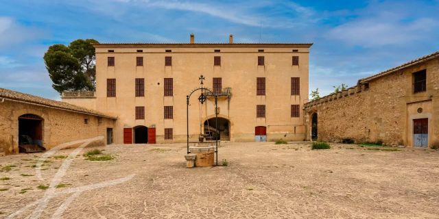 https://www.john-taylor.com/spain/sale/villa-property/mallorca/palma-de-mallorca/establiments/V0274PM/