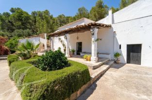 https://www.john-taylor.com/spain/sale/villa-property/mallorca/palma-de-mallorca/genova/V0779PM/